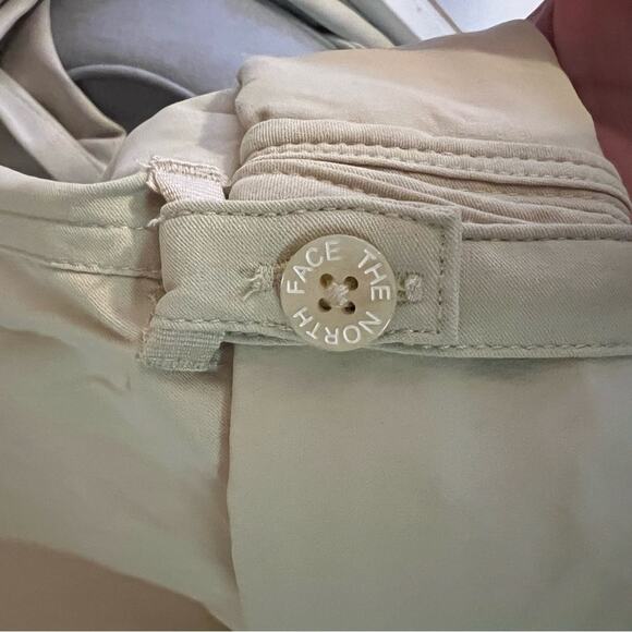 THE NORTH FACE WOMENS PANTS/CAPRIS SIZE 16 NWT - Picture 2 of 8
